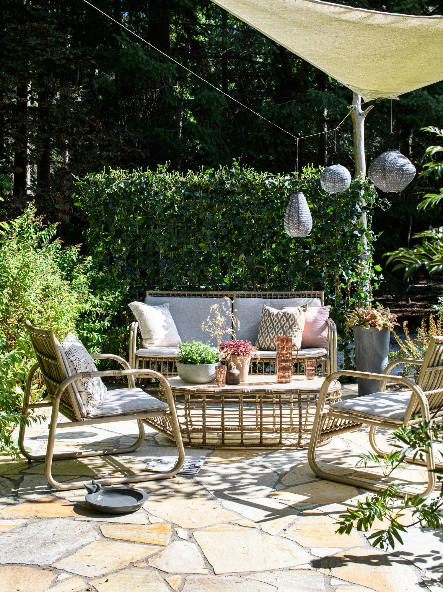 Intratuin Vogel Voeder- En Drinkschaal Emmy Donkergrijs D 32 Cm 5 Intratuin Vogel Voeder- En Drinkschaal Emmy Donkergrijs D 32 Cm - Afbeelding 3